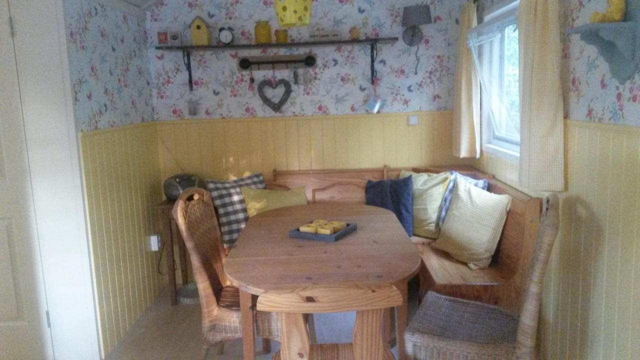 Pipowagen Camping Puur Genieten Panzió Someren Kültér fotó